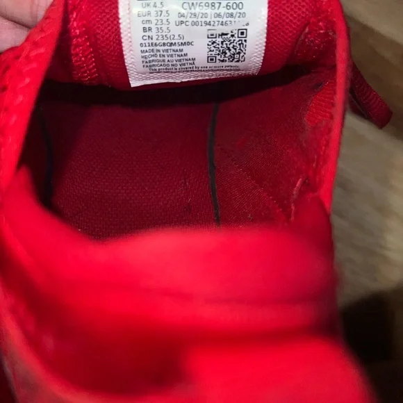 Nike Air Max 270 - Picture 4 of 5